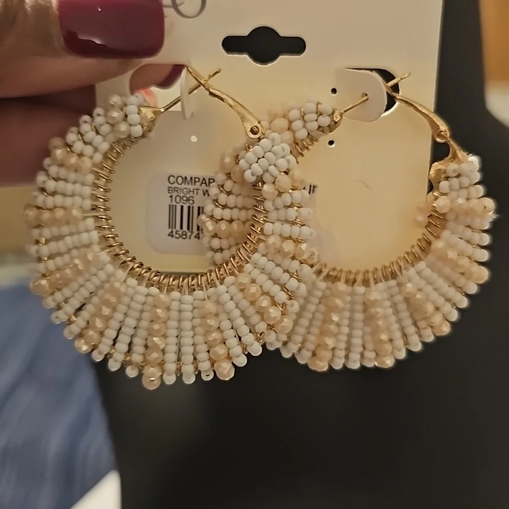 CATOS Elegant Cream Beaded Hoop Earrings - Picture 3 of 4